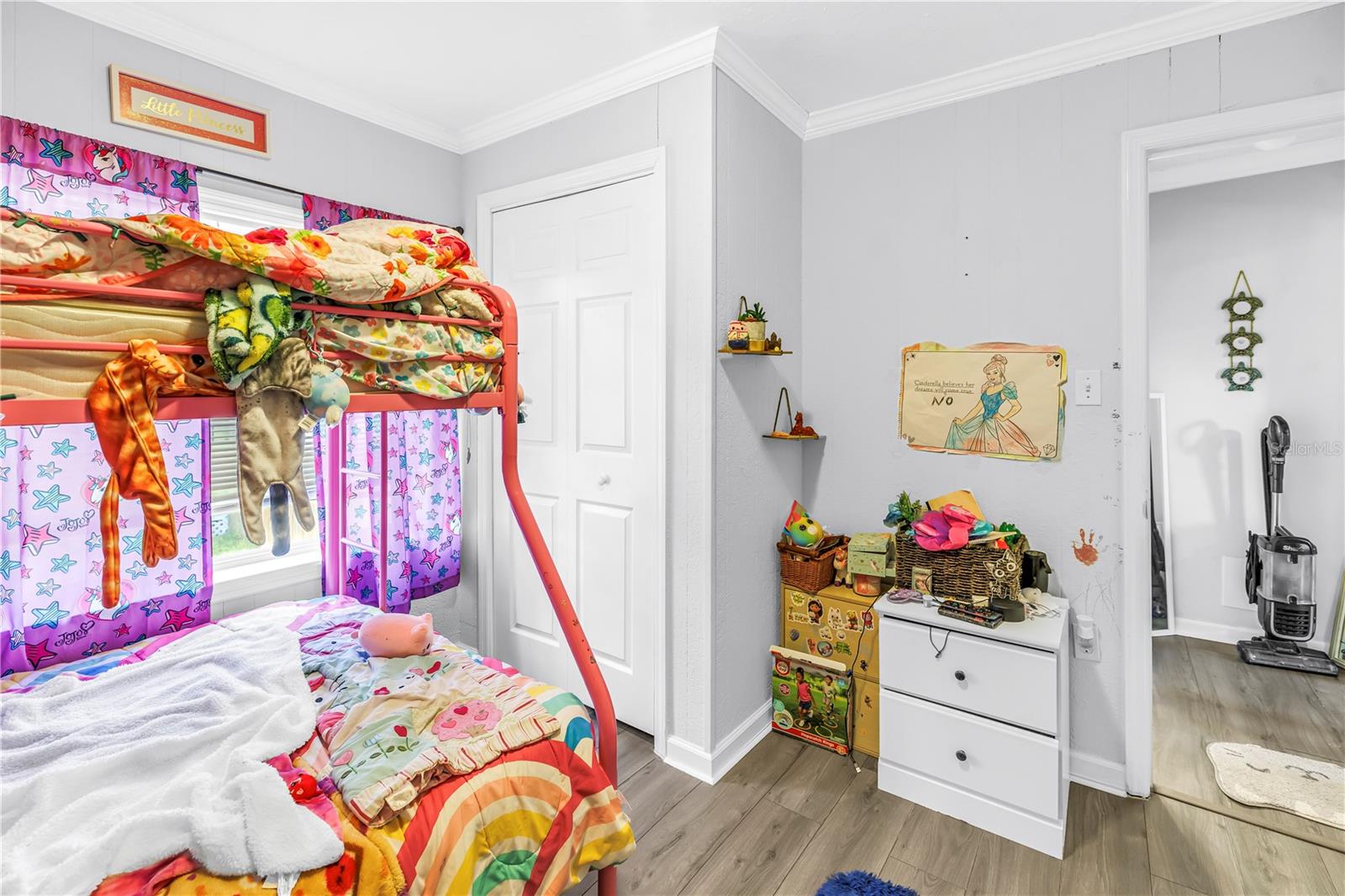 PINECREST - Residential