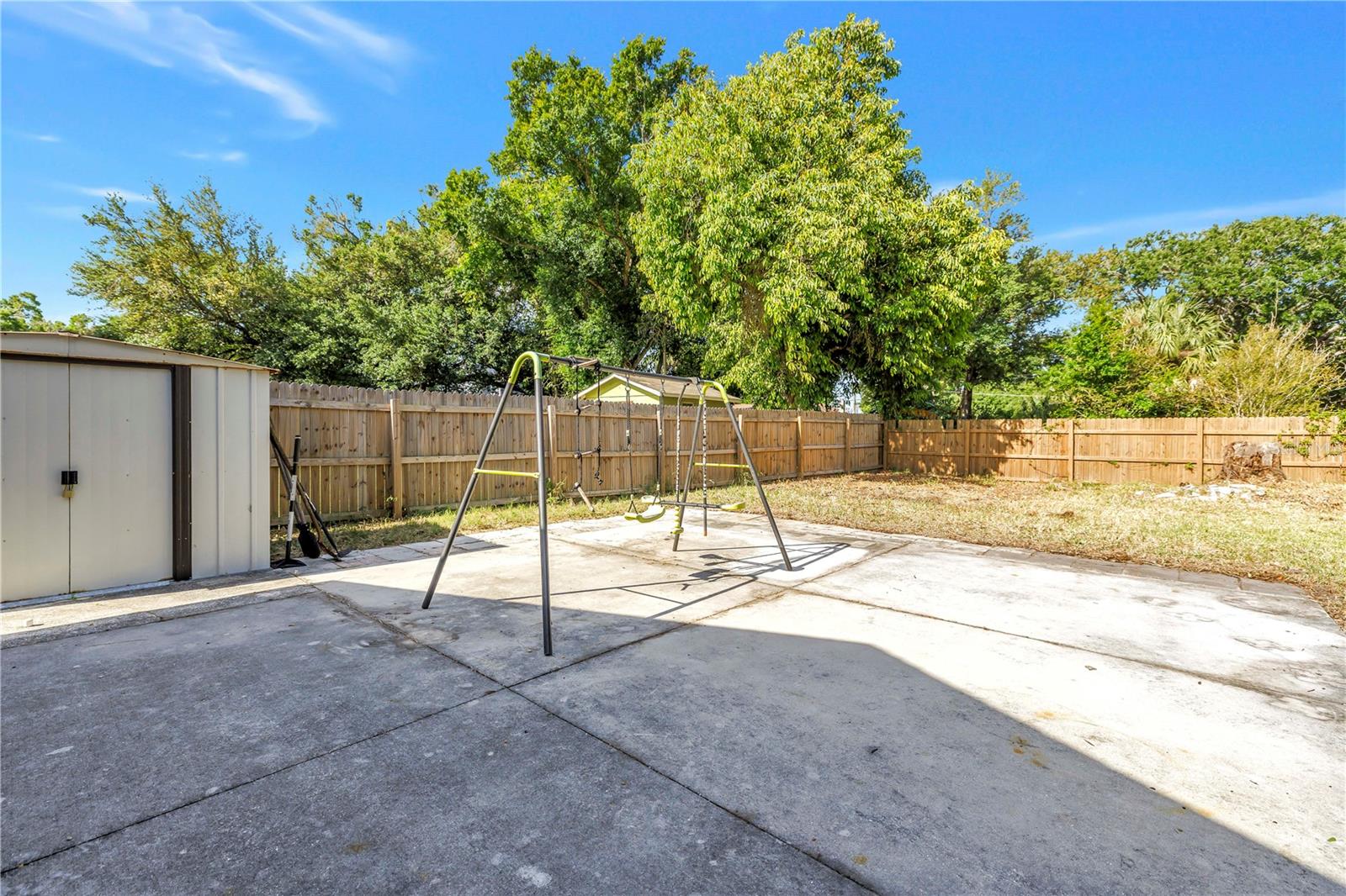 PINECREST - Residential