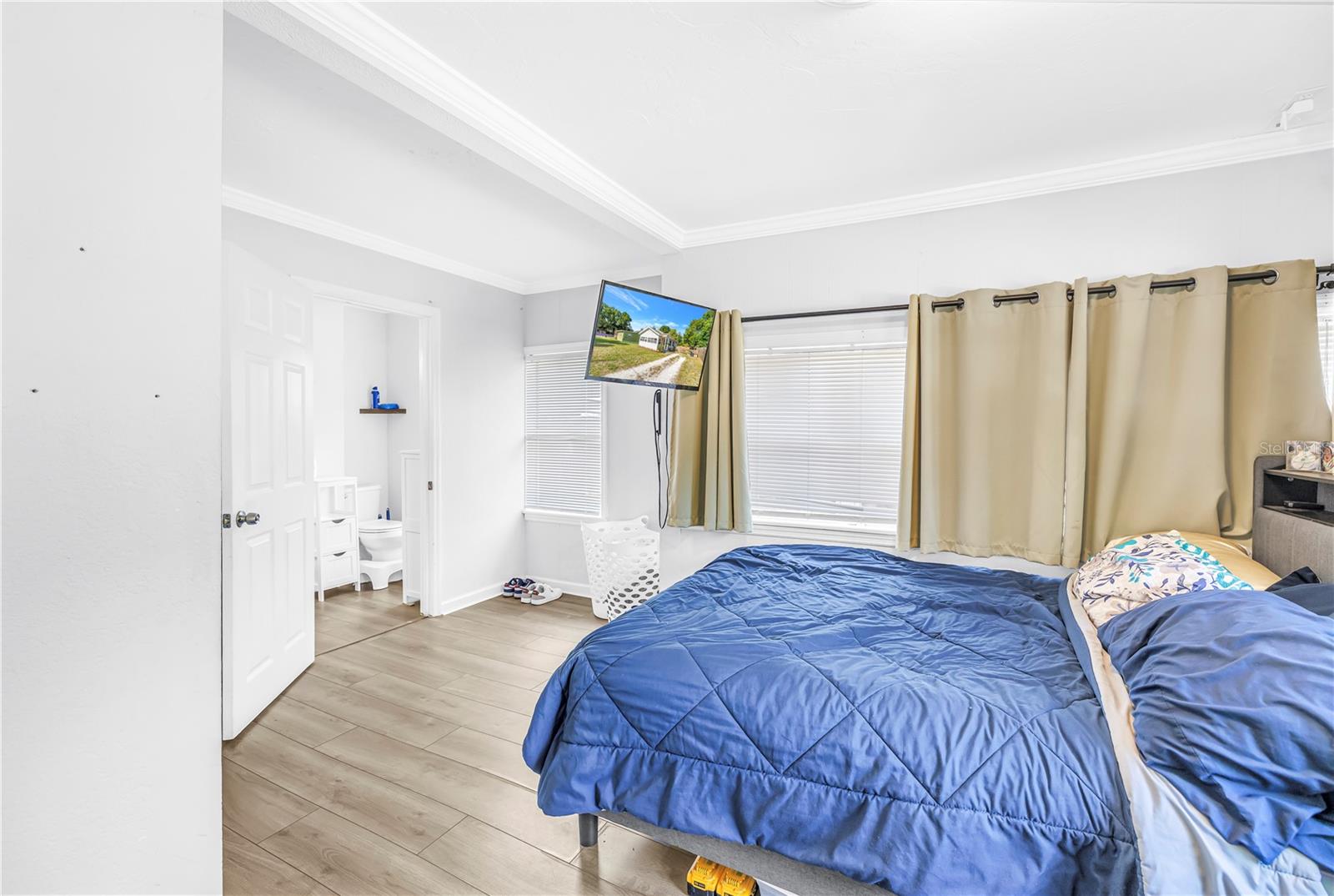 PINECREST - Residential