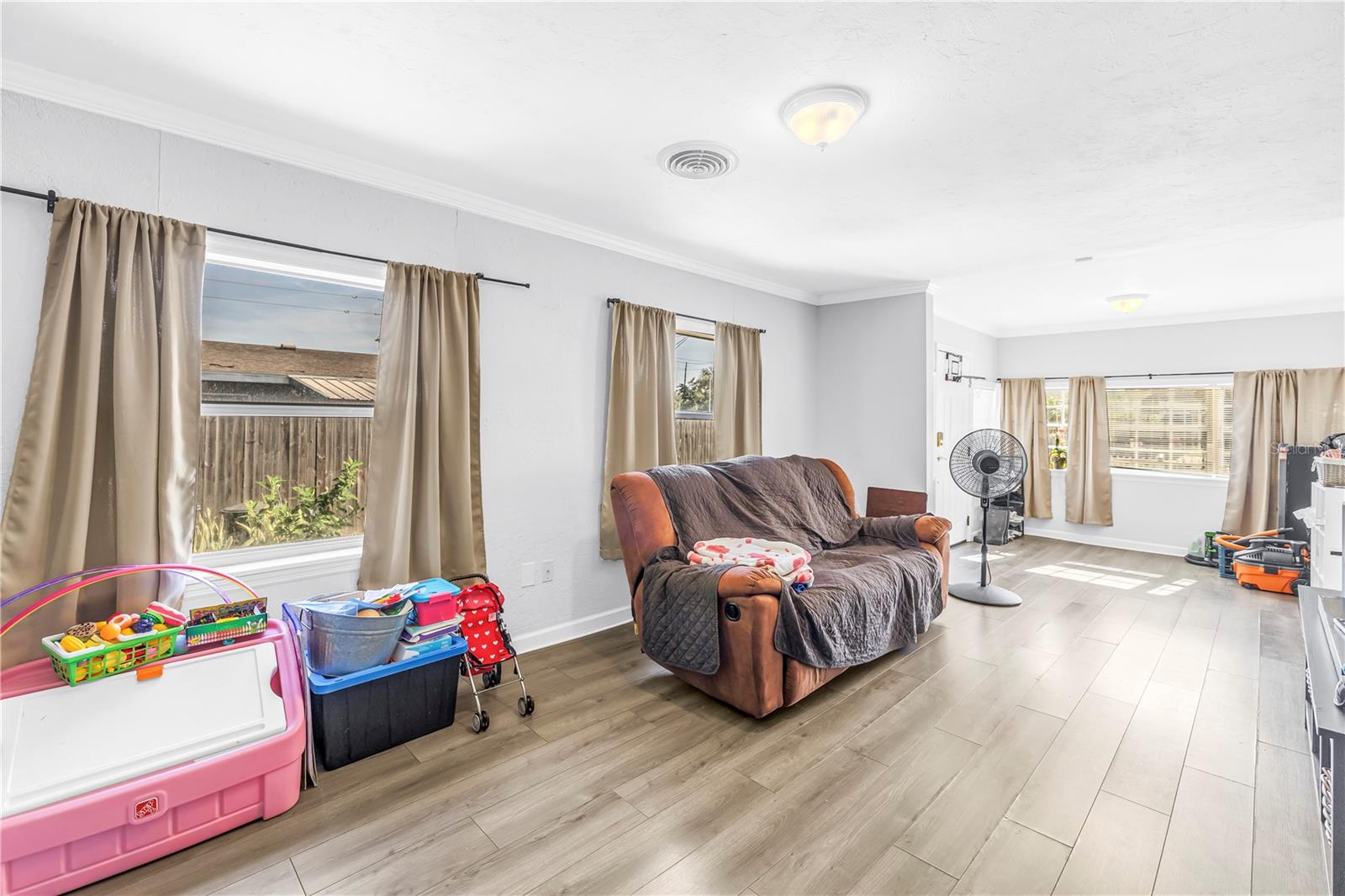 PINECREST - Residential