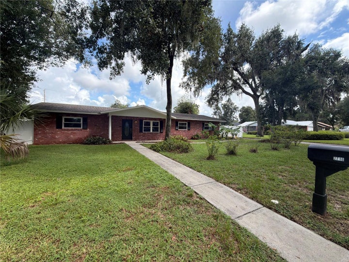 Photo 1 of 14 — 2716 CHARLESTON DRIVE, PLANT CITY, FL 33563