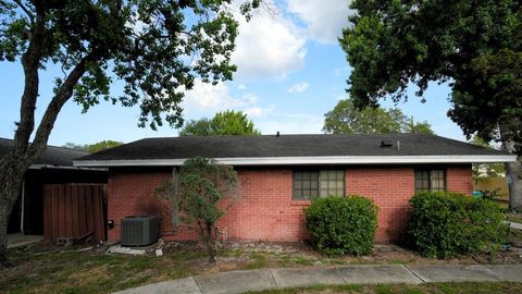 A home in WINTER SPRINGS