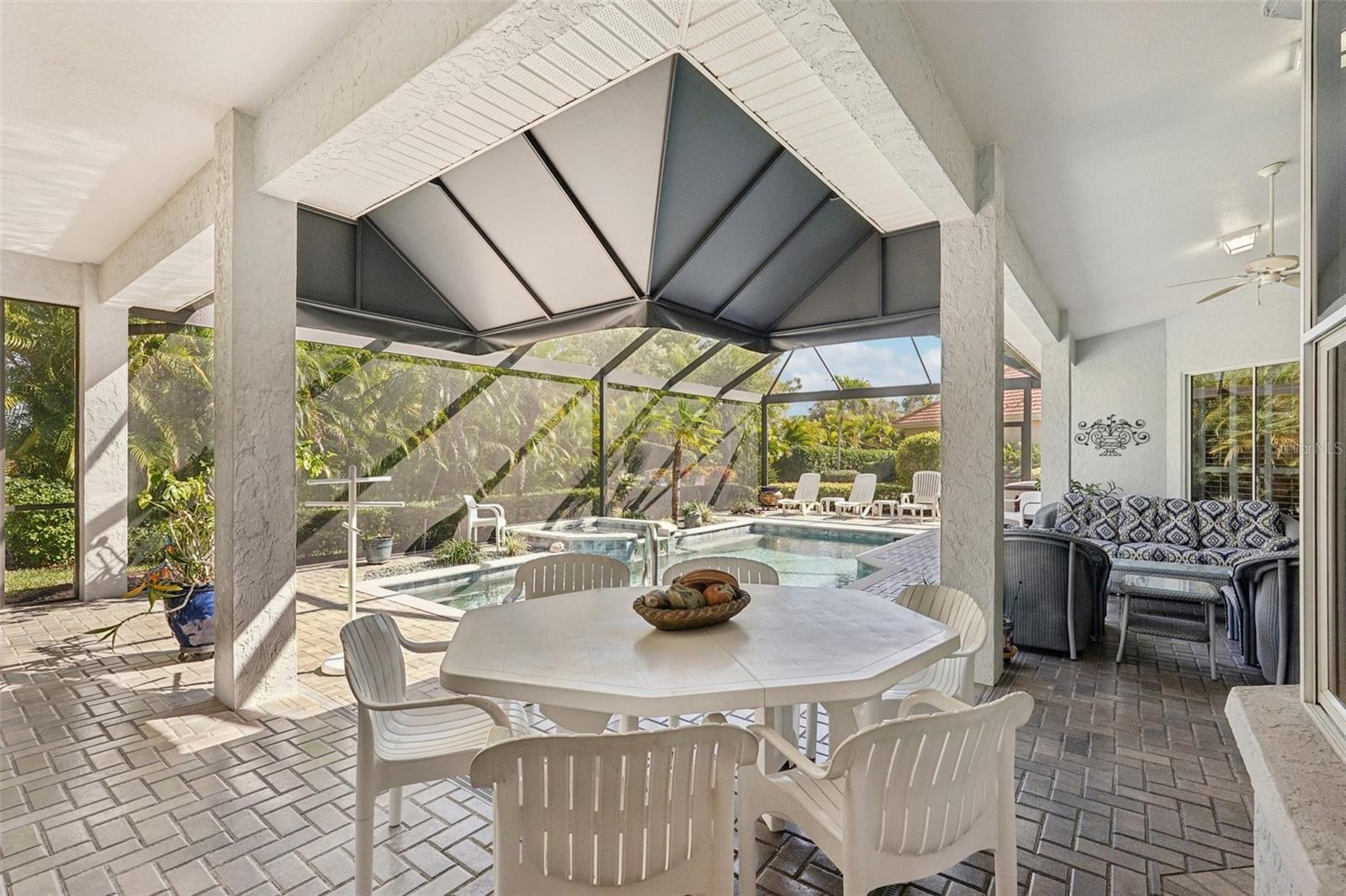 VENICE GOLF & COUNTRY CLUB - Residential