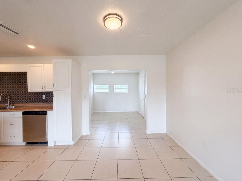 Photo of 124 San Benito Avenue, North Port, FL 34287 (MLS # O6434805)