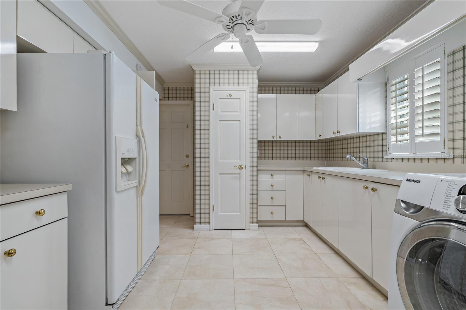 FEATHER SOUND - Residential