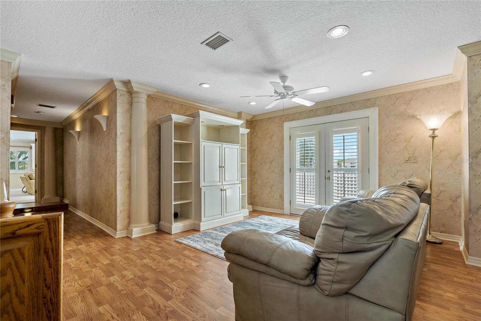 FEATHER SOUND - Residential