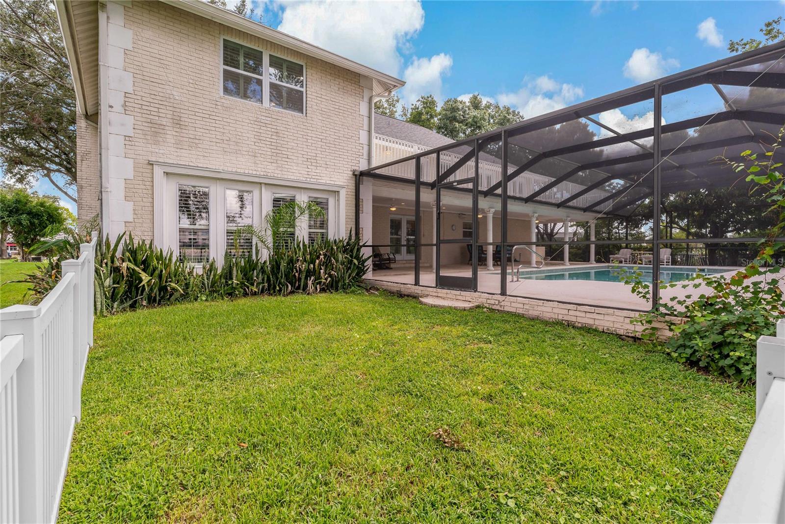 FEATHER SOUND - Residential