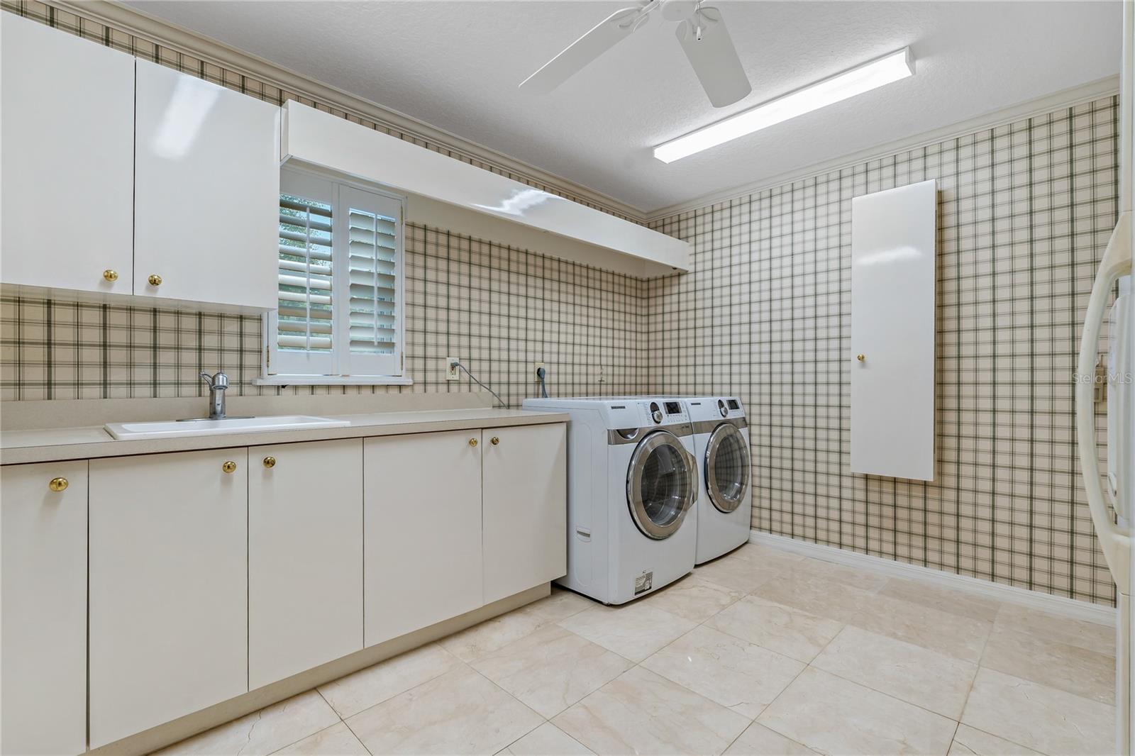 FEATHER SOUND - Residential