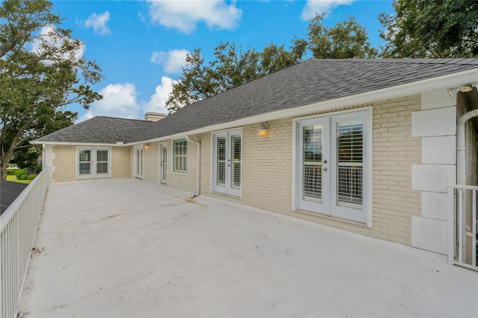 FEATHER SOUND - Residential