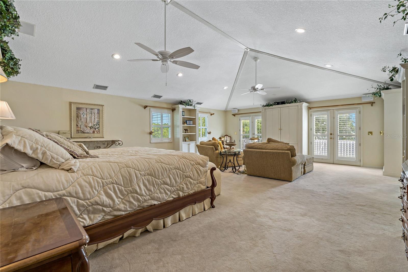 FEATHER SOUND - Residential