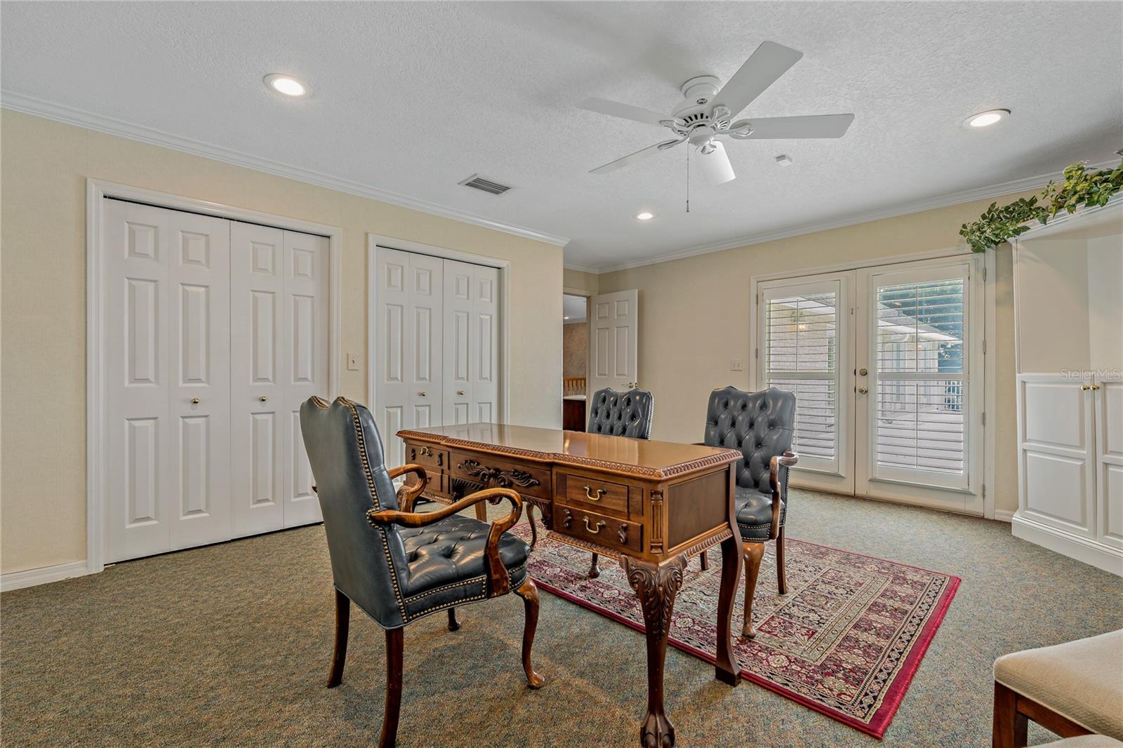 FEATHER SOUND - Residential