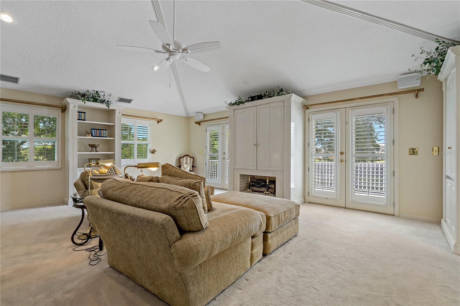 FEATHER SOUND - Residential