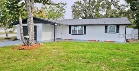 Photo of 21 Southland Road, Venice, FL 34293 (MLS # S5140924)