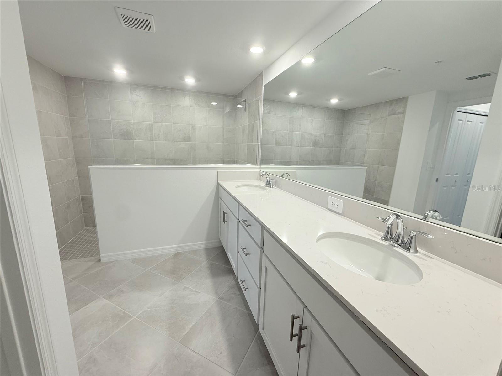 3185 LEGENDS BAY - Residential Lease