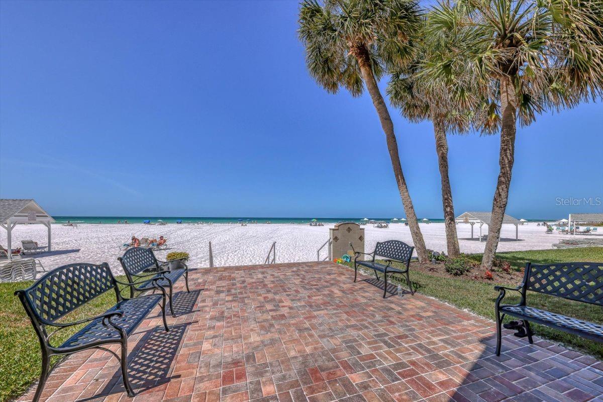 6154 MIDNIGHT PASS ROAD D06