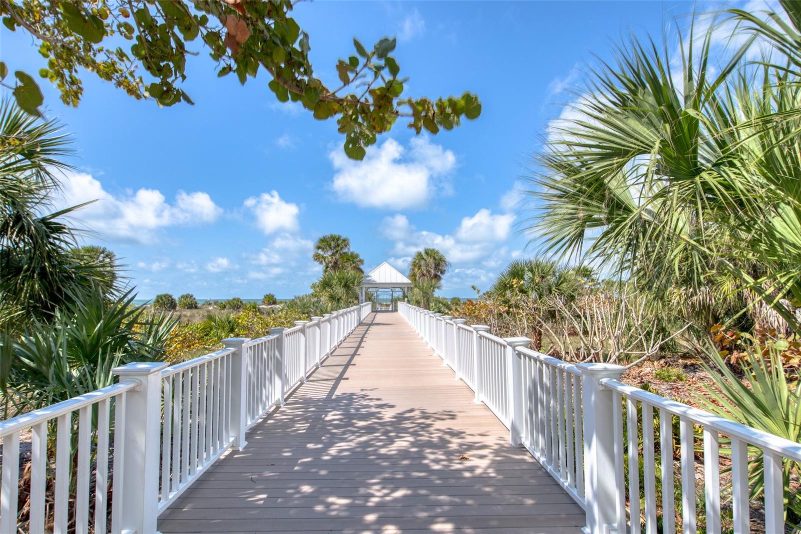 GRANDE ON SAND KEY - Residential