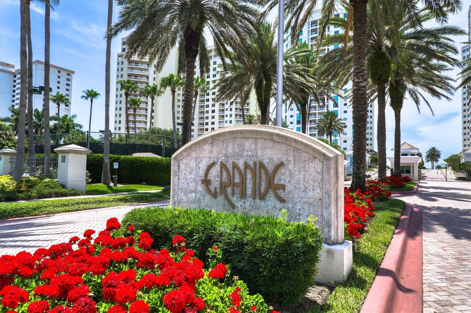 GRANDE ON SAND KEY - Residential