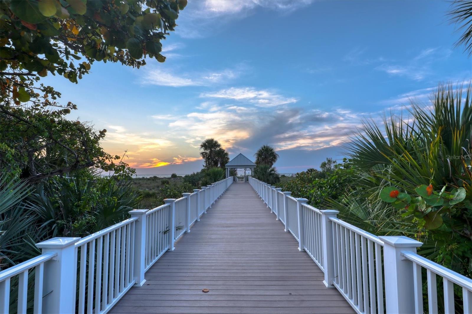 GRANDE ON SAND KEY - Residential