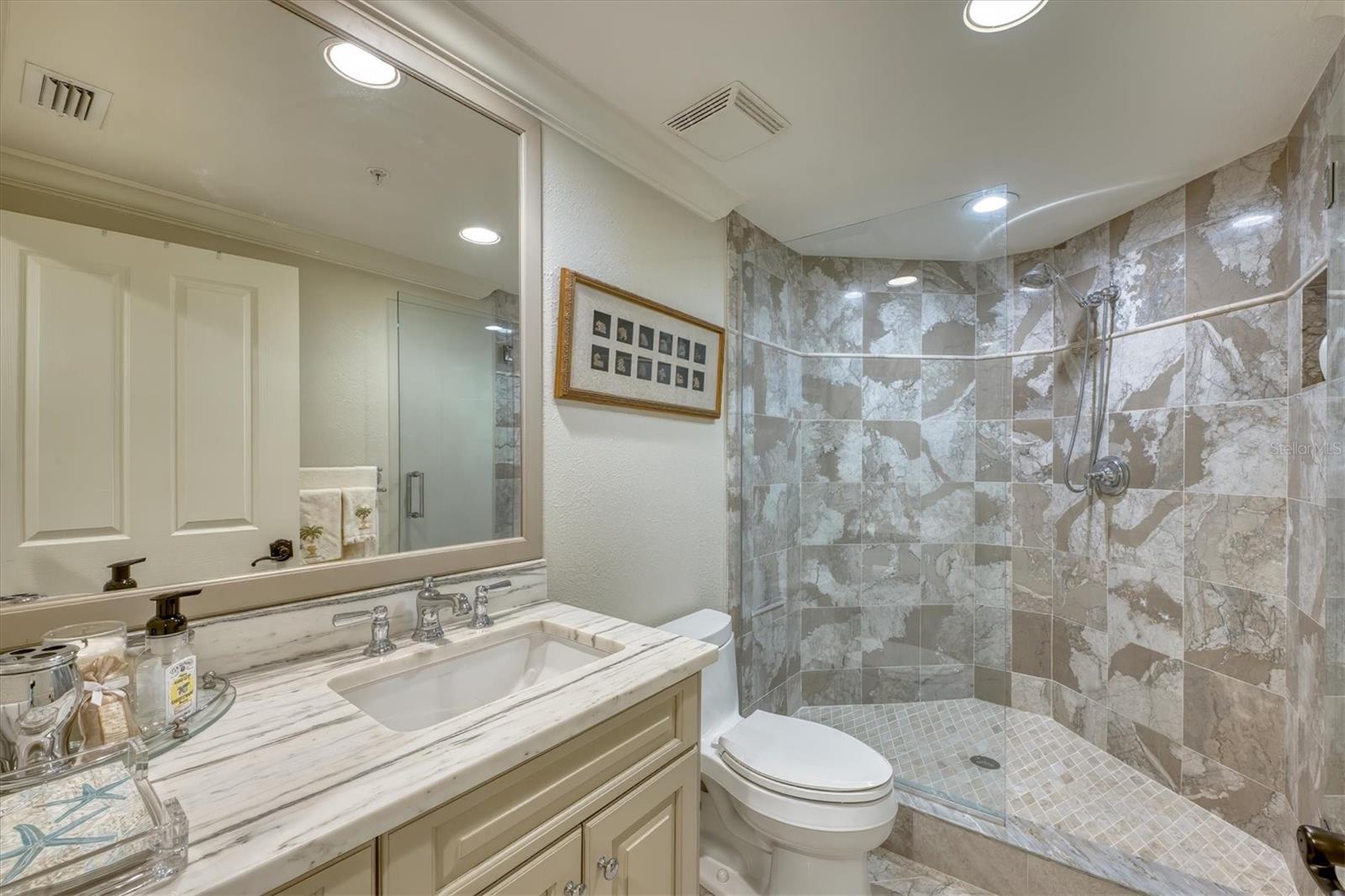GRANDE ON SAND KEY - Residential