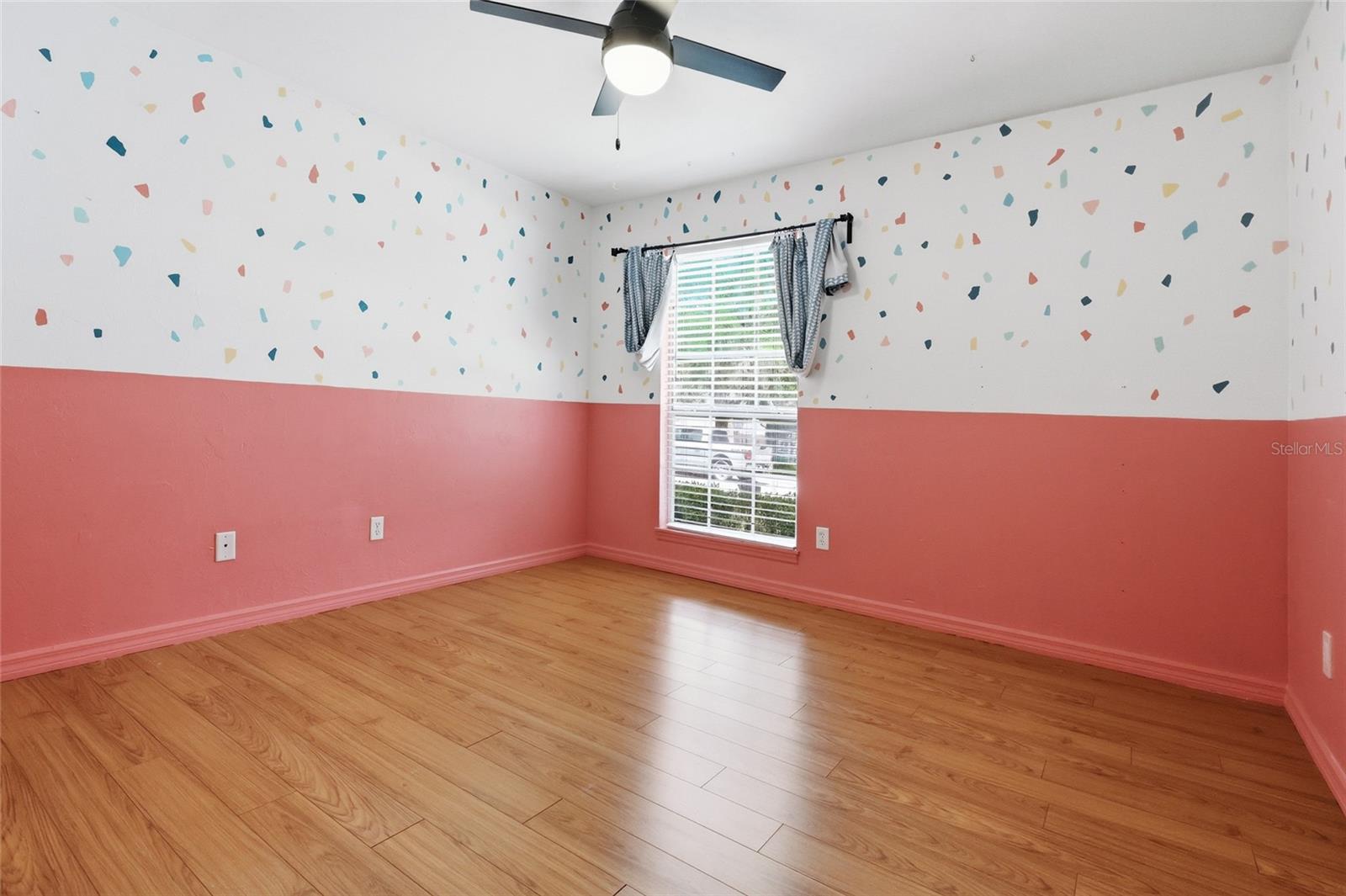 NORTHRIDGE - Residential