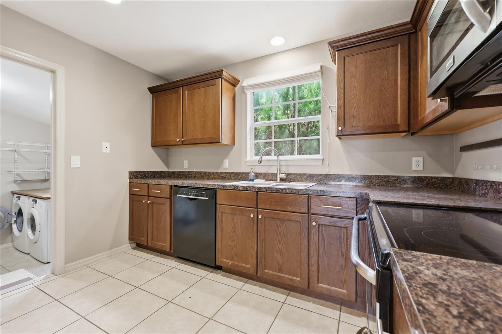 NORTHRIDGE - Residential