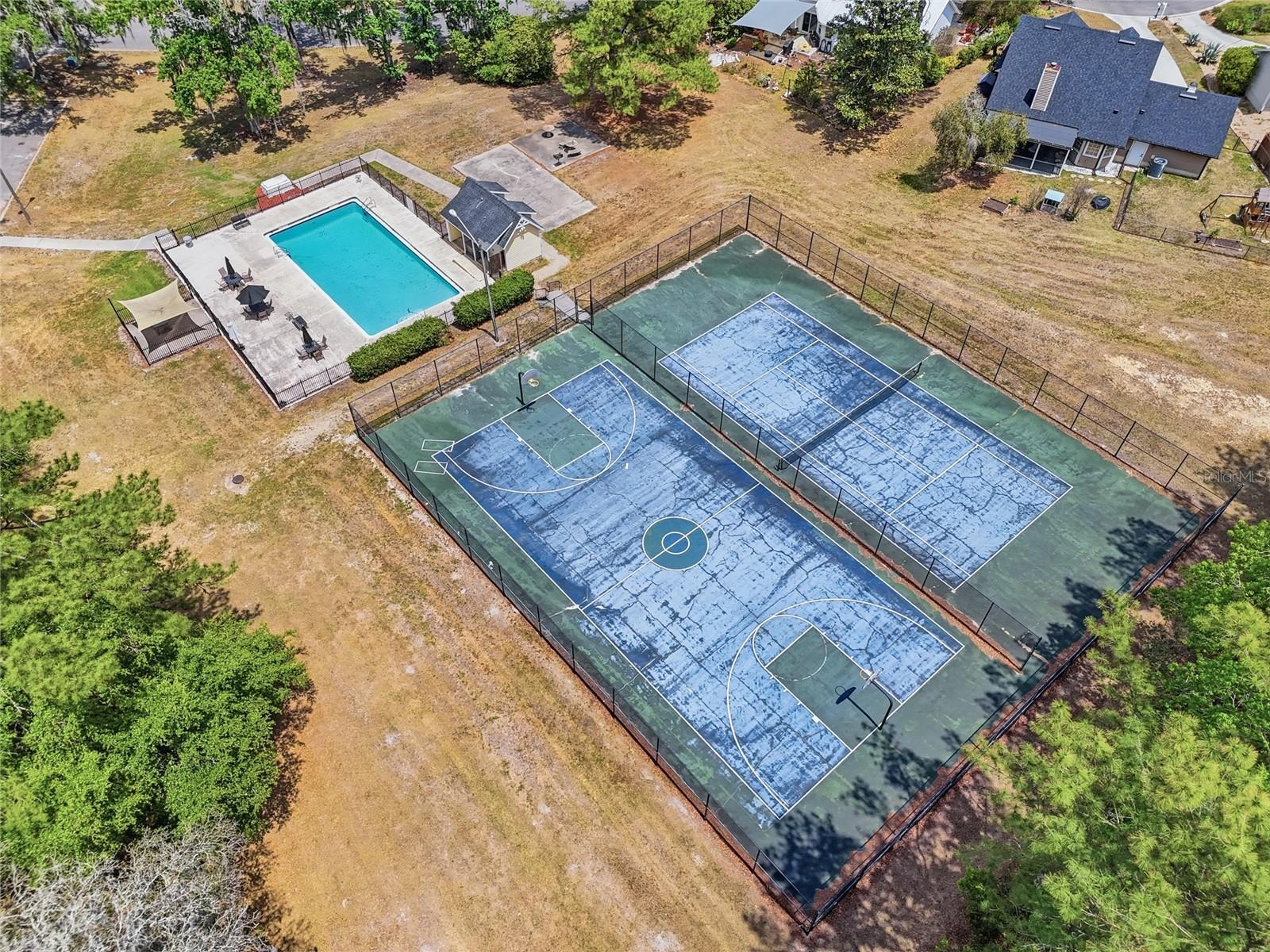 NORTHRIDGE - Residential