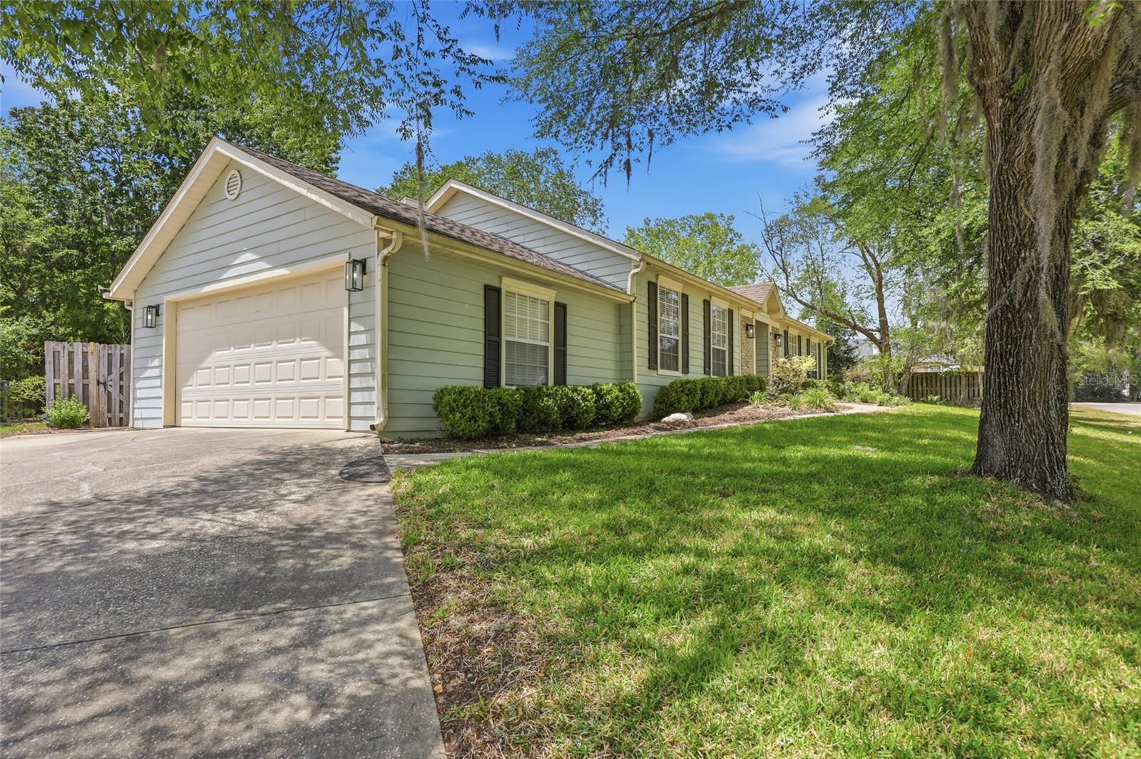 NORTHRIDGE - Residential