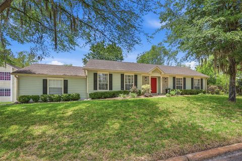 Photo of 8521 NW 35th Lane, Gainesville, FL 32606 (MLS # GC537465)