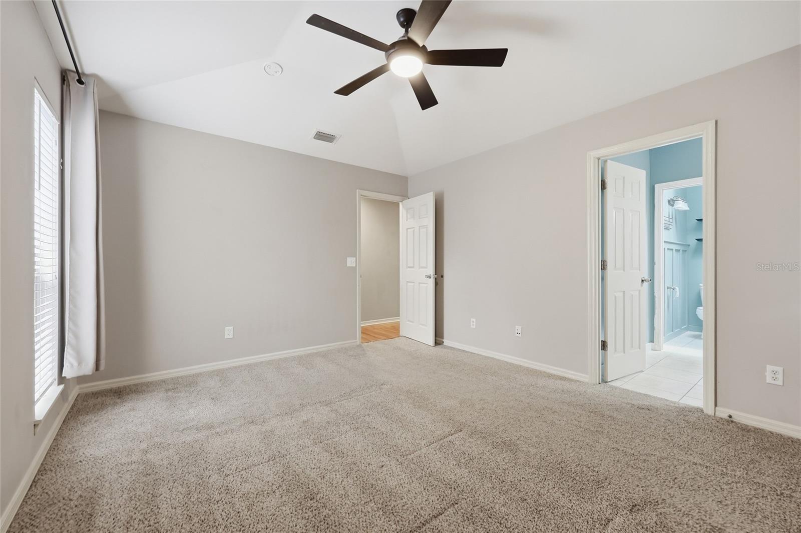 NORTHRIDGE - Residential