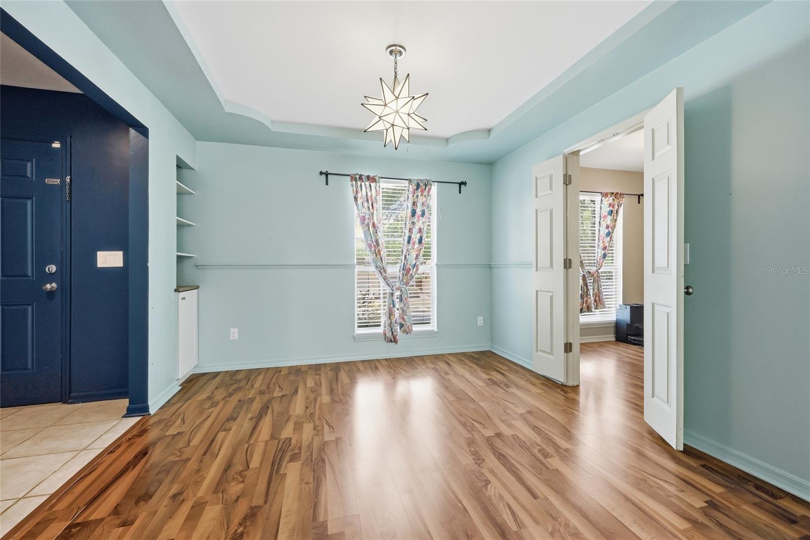 NORTHRIDGE - Residential