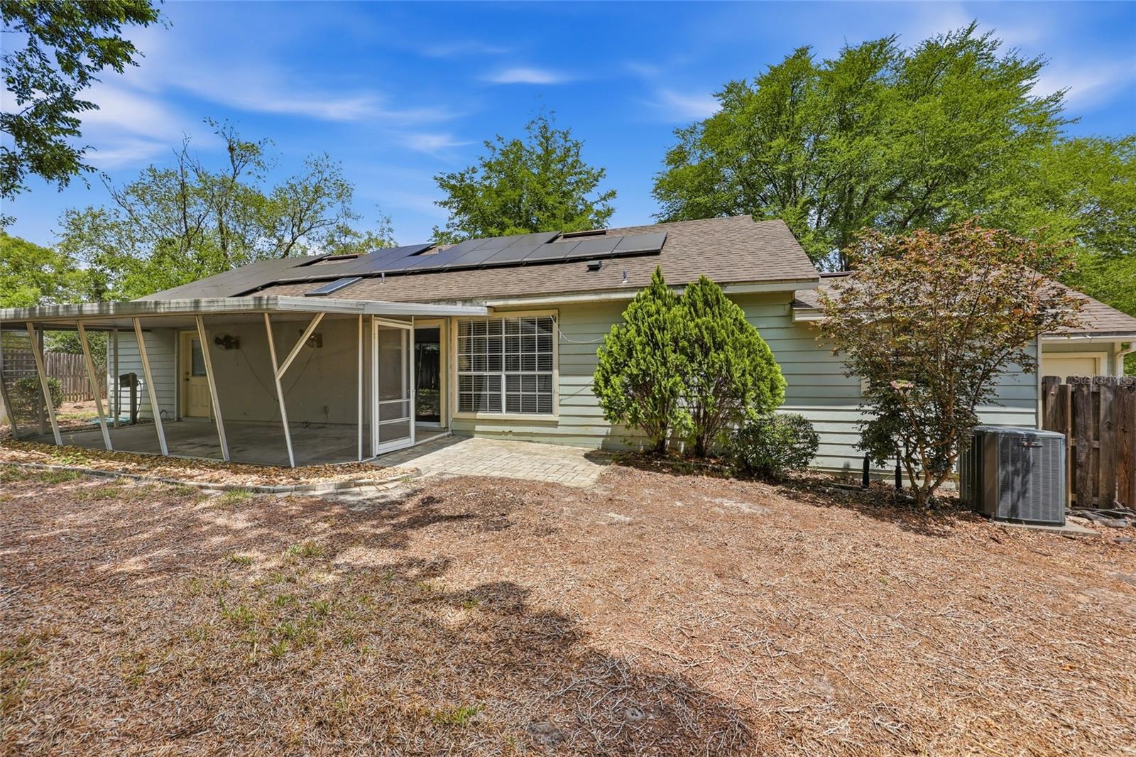 NORTHRIDGE - Residential