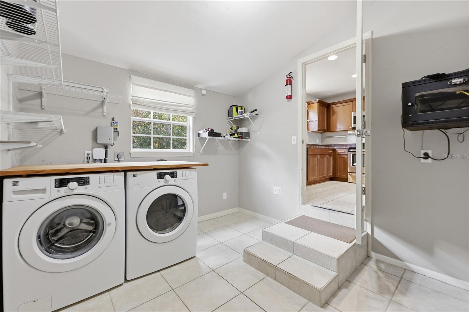 NORTHRIDGE - Residential