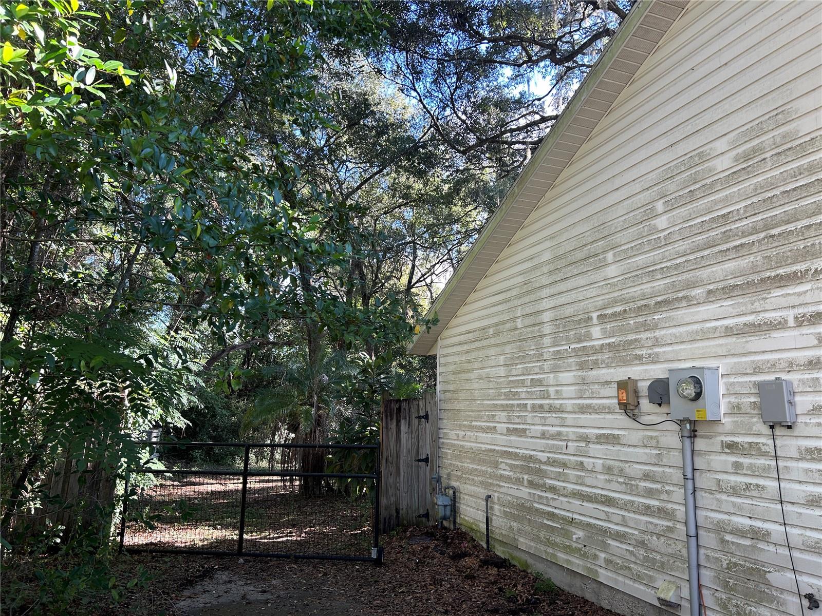 608 NW 9TH COURT