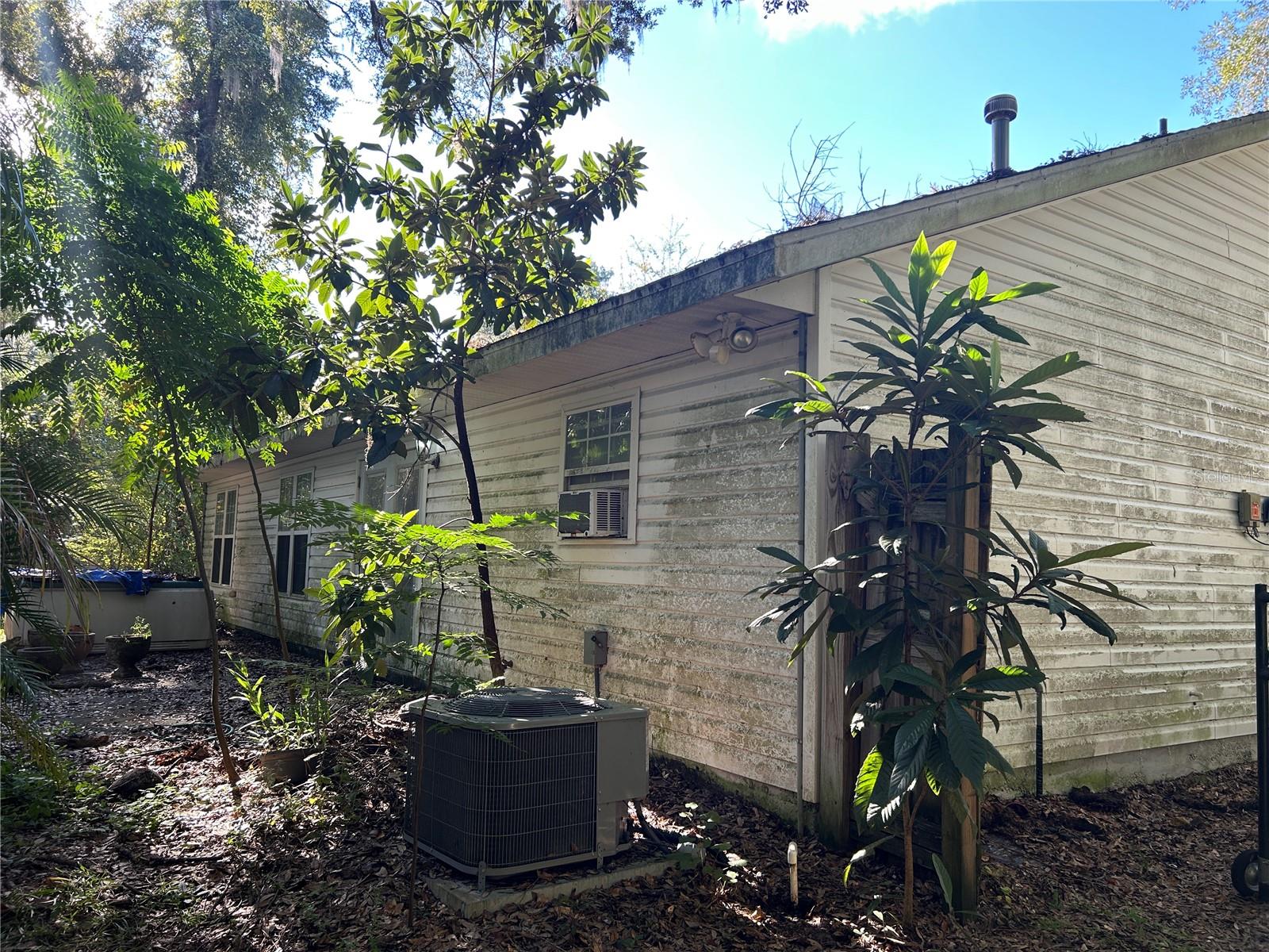 608 NW 9TH COURT