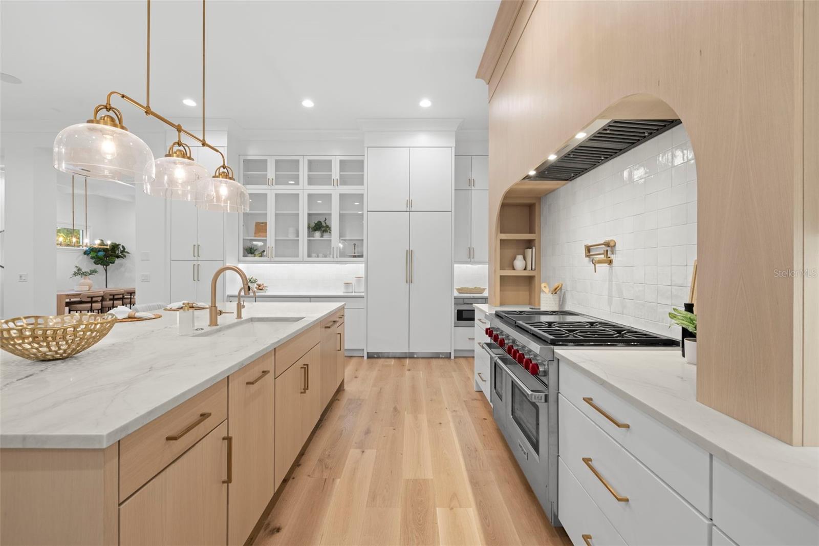 HENDRY MANOR - Residential