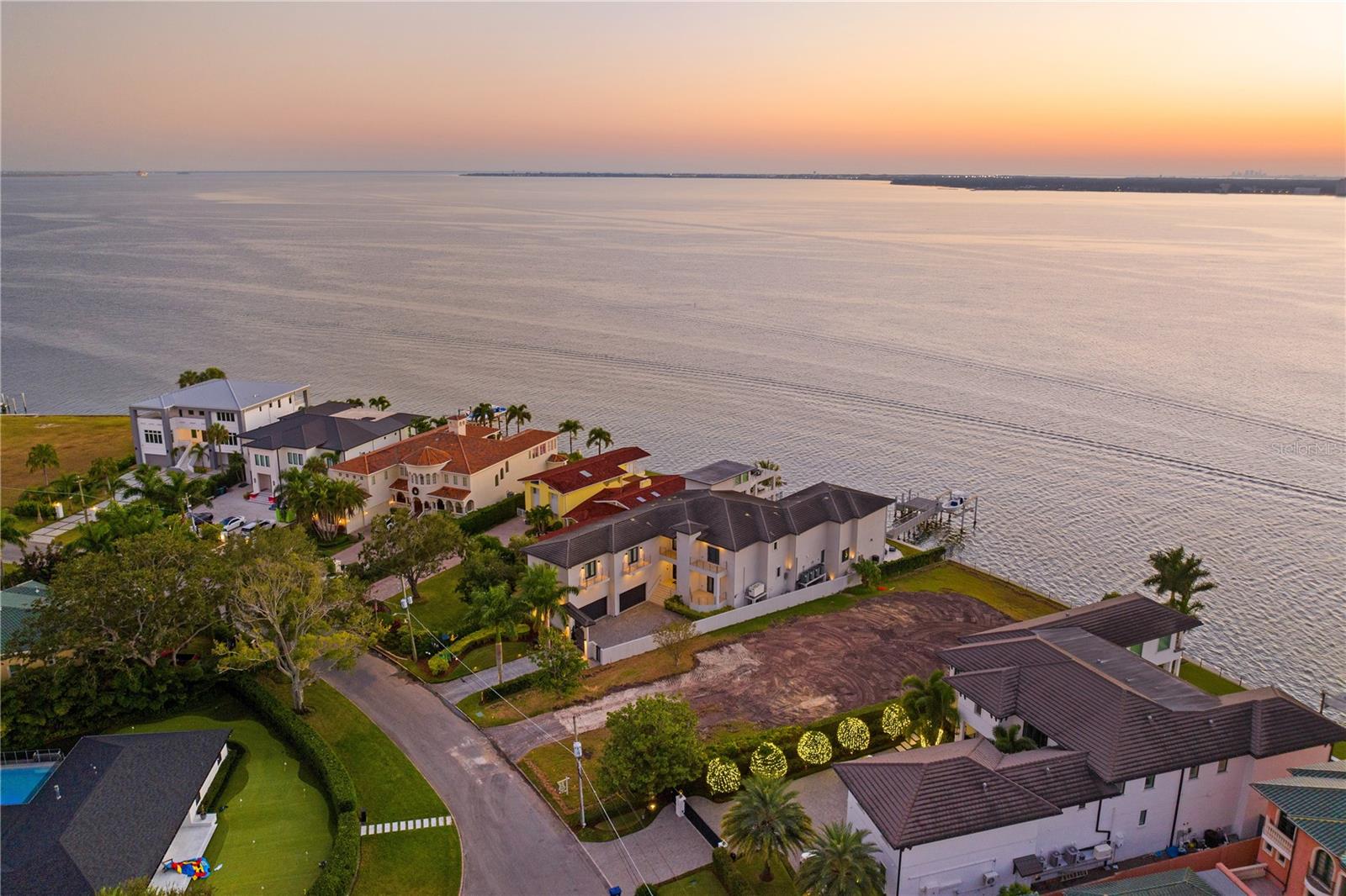 DAVIS ISLANDS REP OF PT O - Land