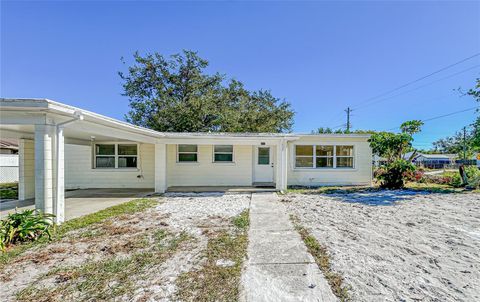 A home in LAKELAND