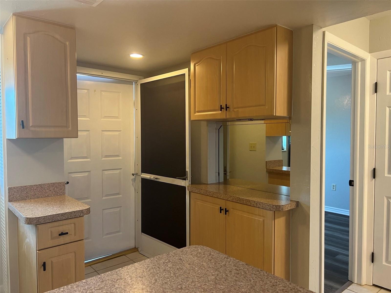 LAKESHORE CHARLOTTE COUNTY PH 02 - Residential Lease