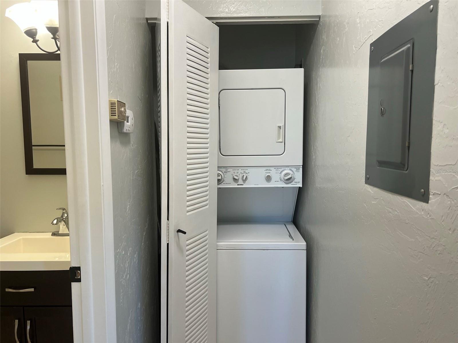 LAKESHORE CHARLOTTE COUNTY PH 02 - Residential Lease