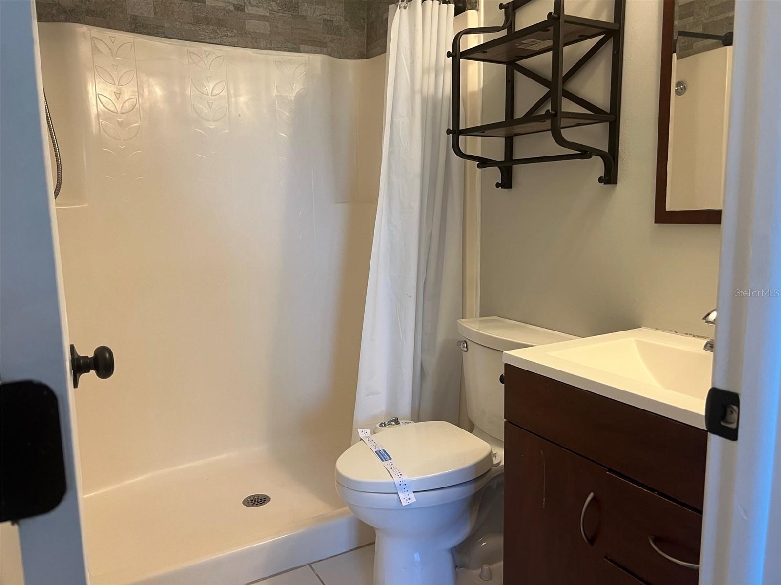 LAKESHORE CHARLOTTE COUNTY PH 02 - Residential Lease
