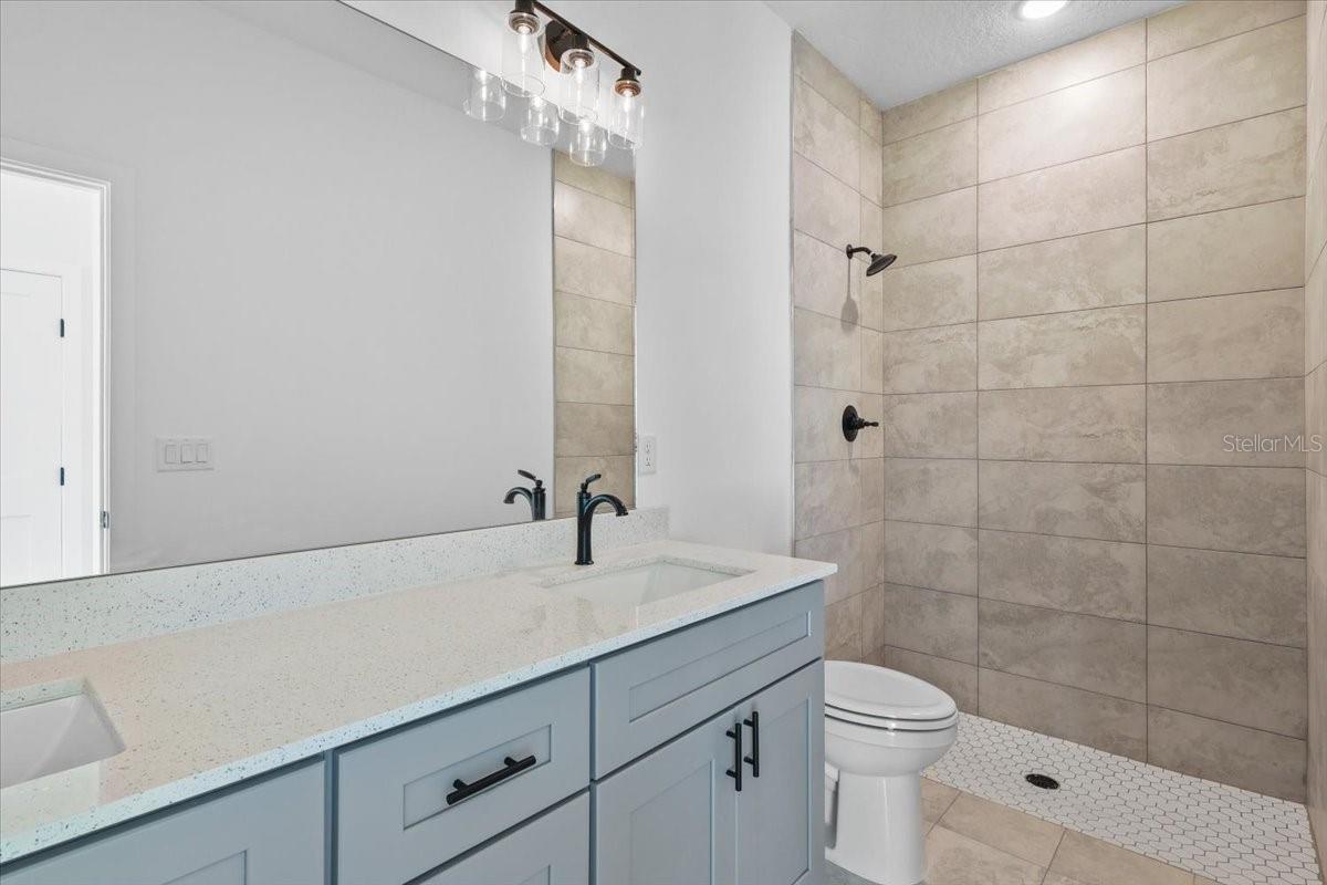 OAKWOOD VILLAGE BEVERLY HILLS PH 01 - Residential