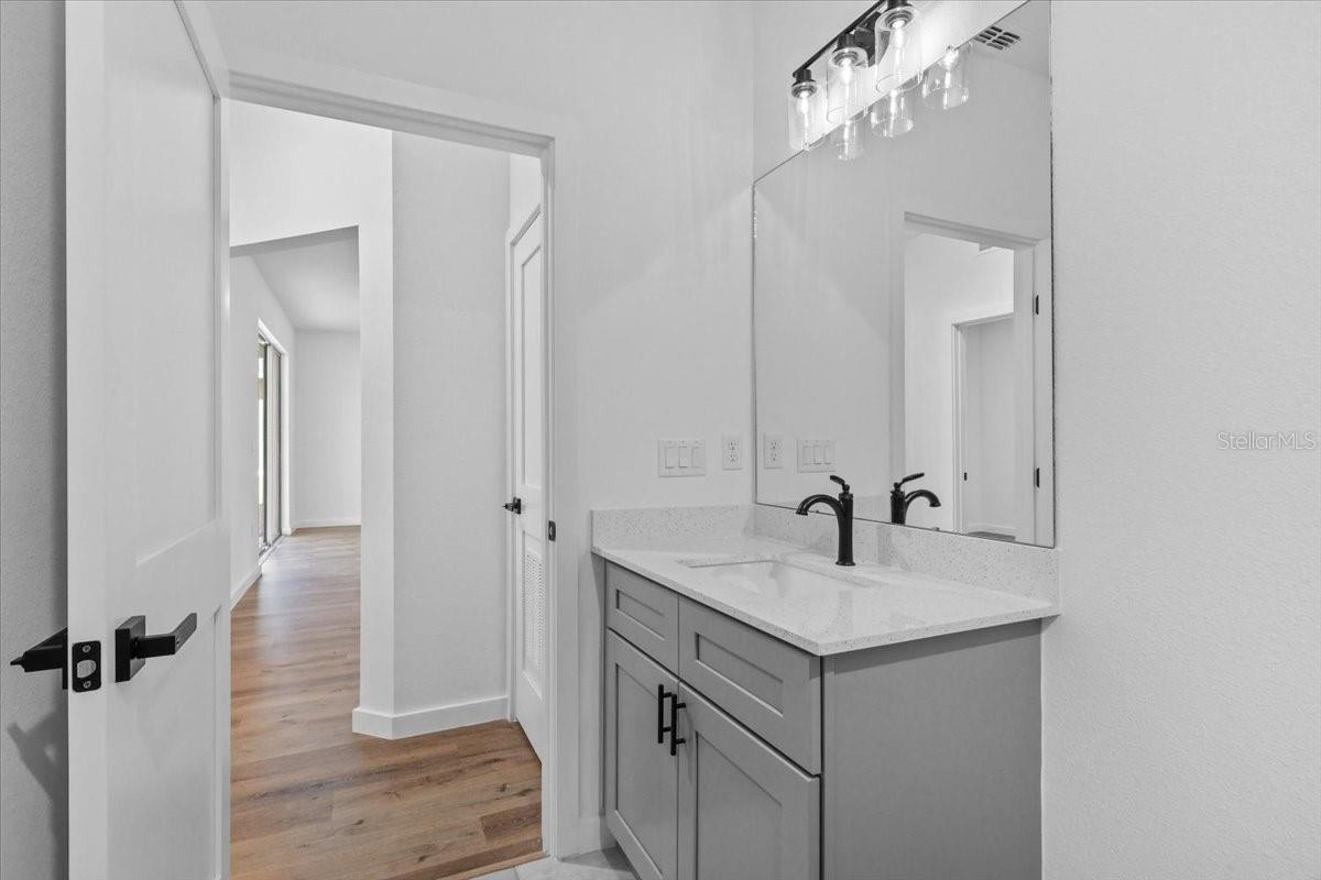 OAKWOOD VILLAGE BEVERLY HILLS PH 01 - Residential