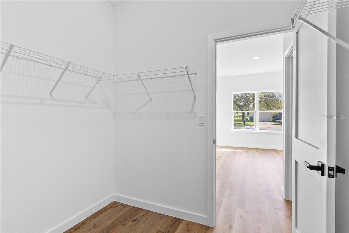 OAKWOOD VILLAGE BEVERLY HILLS PH 01 - Residential