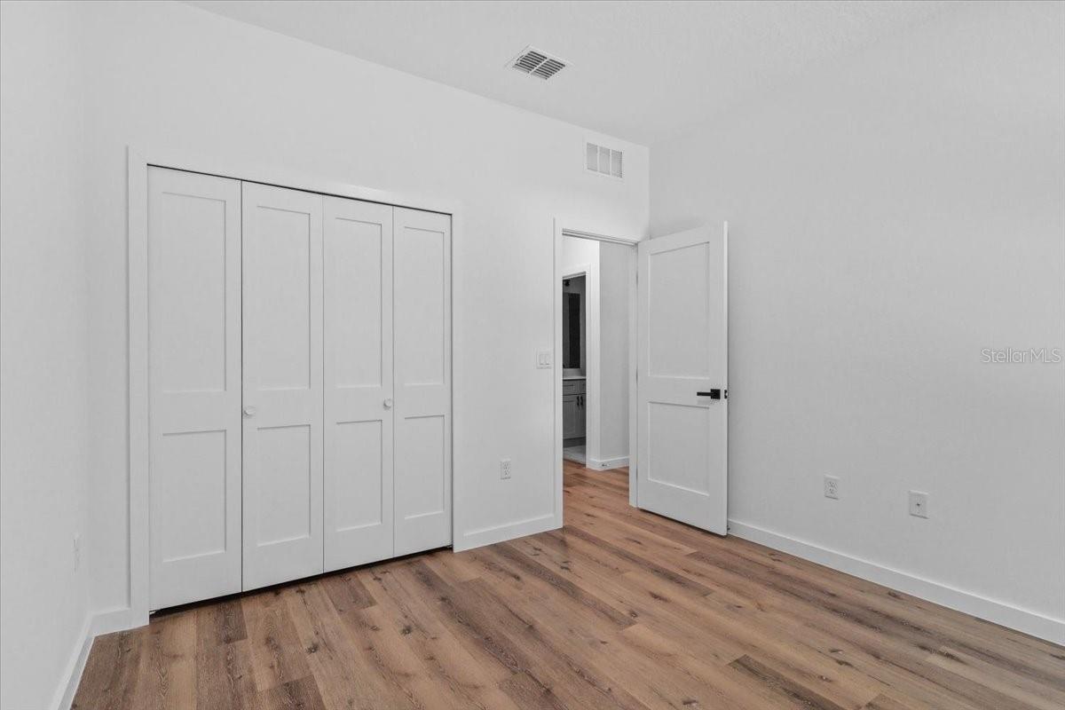 OAKWOOD VILLAGE BEVERLY HILLS PH 01 - Residential