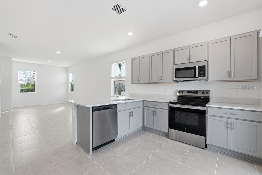 THE TOWNS AT FIRETHORN - Residential