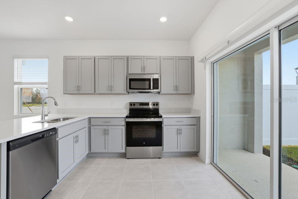 THE TOWNS AT FIRETHORN - Residential