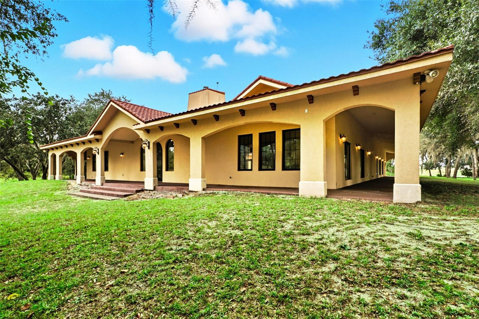 HAPPY TRAILS UNIT 4 - Residential