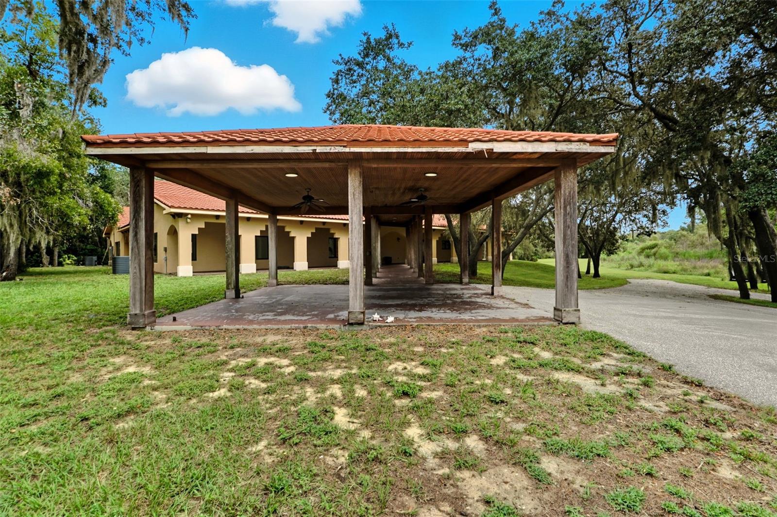 HAPPY TRAILS UNIT 4 - Residential