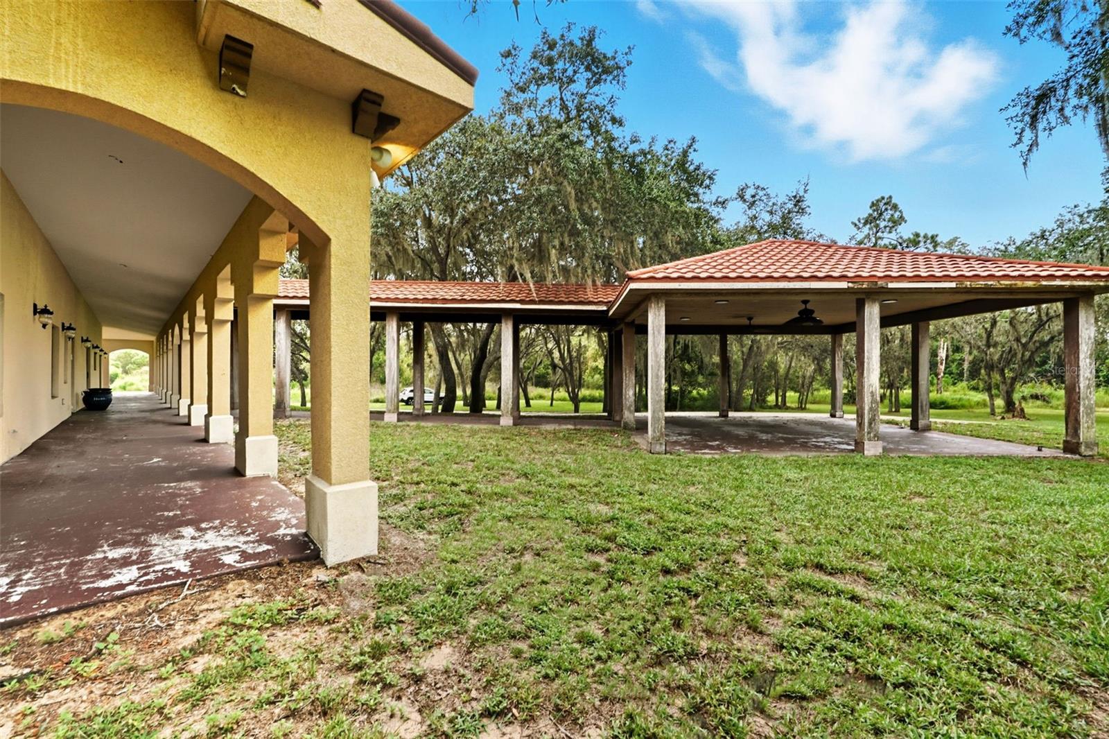 HAPPY TRAILS UNIT 4 - Residential