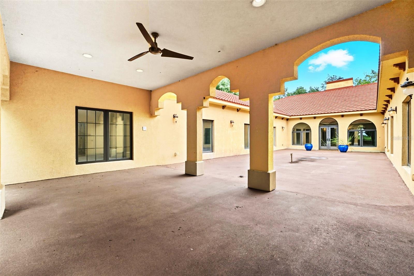 HAPPY TRAILS UNIT 4 - Residential